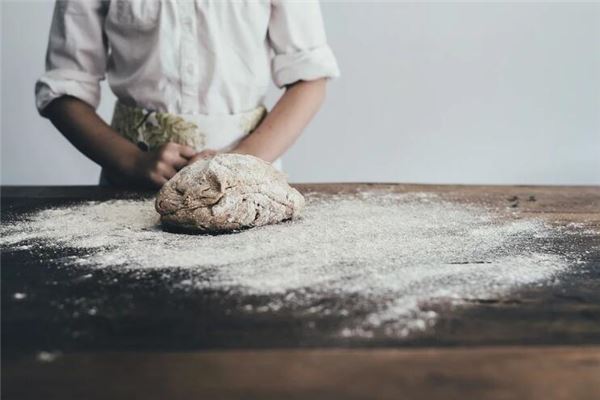 女人夢見面發了_周公解夢