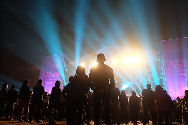 夢見開演唱會會是什麼預兆_周公解夢