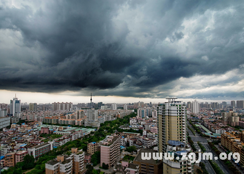 夢見暴風雨來臨