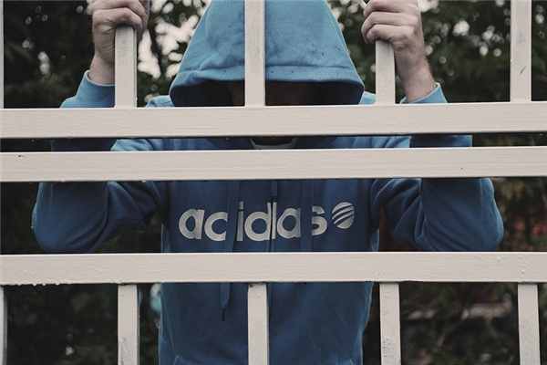 夢到好朋友坐牢是不是好的徵兆呢_周公解夢