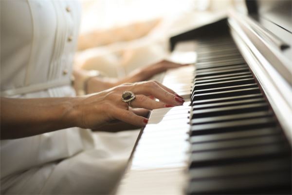 夢見彈琴意味著什麼_周公解夢