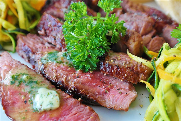 夢見別人吃肉是什麼意思_周公解夢