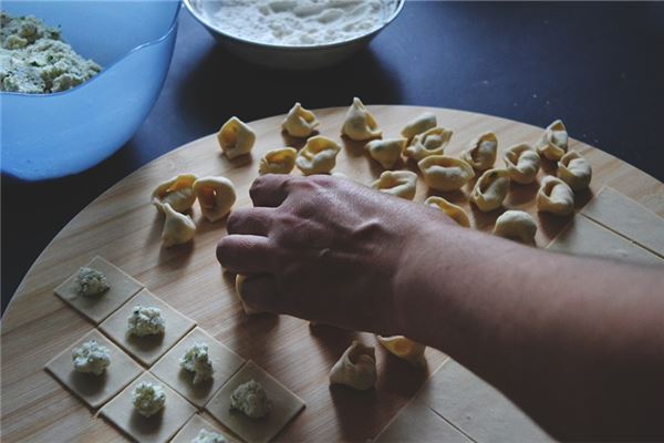 夢見剁餃子餡會怎么樣_周公解夢