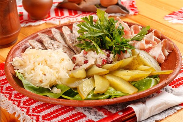 夢見豐盛的菜餚_周公解夢