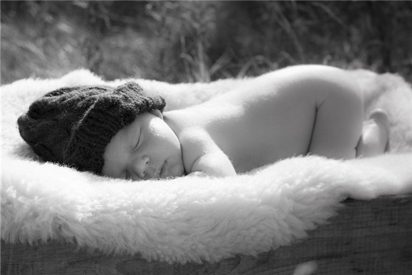 夢到扔小孩的預兆_周公解夢