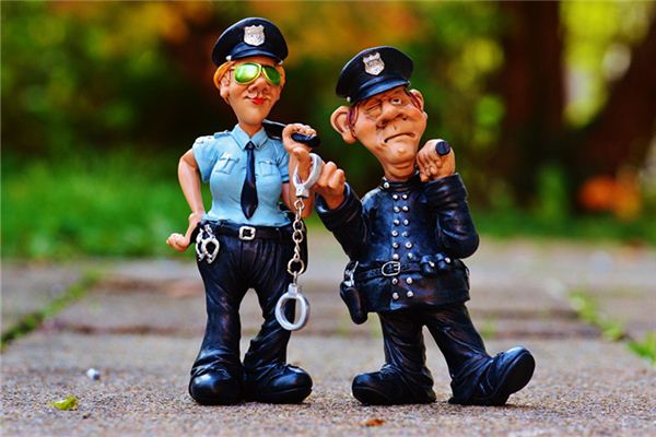 夢見報警抓壞人_周公解夢