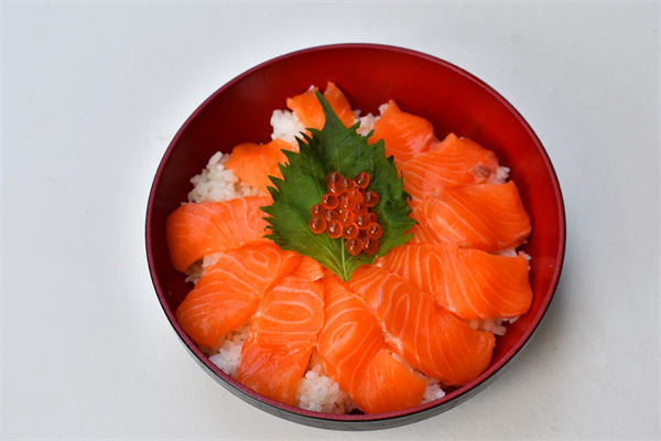 夢見生魚片是啥預兆_周公解夢