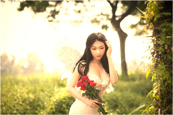 夢到女人眼無神很多個是咋回事_周公解夢官網