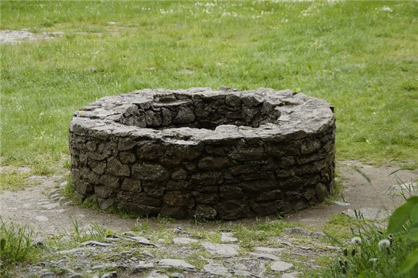 夢見小孩掉井裡了_周公解夢