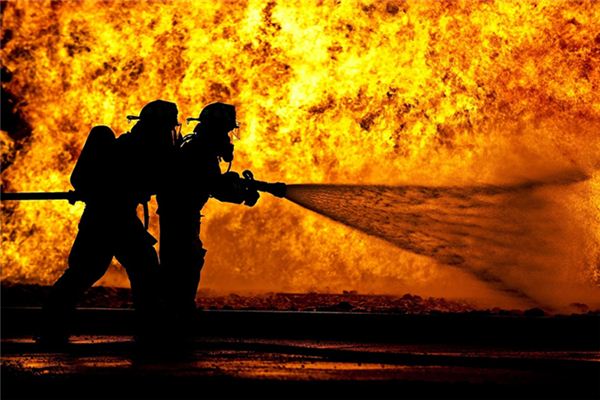 夢到自己家著火了_周公解夢