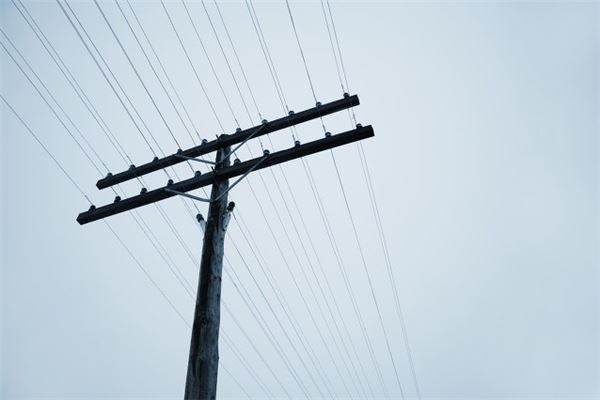 夢見電線桿倒了_周公解夢