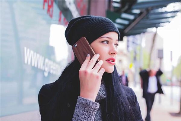 女人夢見接情人電話_周公解夢