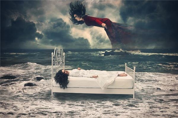 夢見不認識的女屍_周公解夢