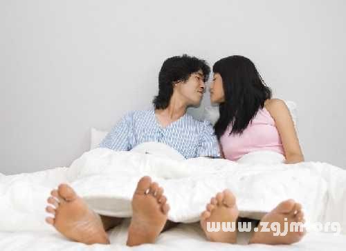 夫妻最健康的雙人睡姿(2)