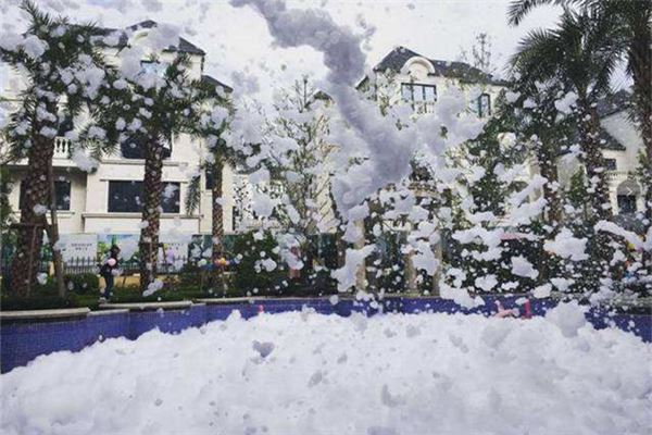 做夢夢見夏天下雪_周公解夢