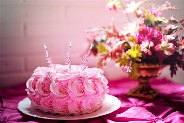 女人夢見生日蛋糕_周公解夢