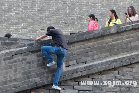 夢見翻牆