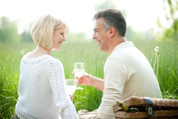 屬蛇55歲後婚姻命運_十二生肖