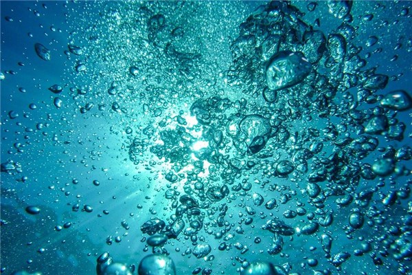 夢見家裡冒水什麼預兆_周公解夢