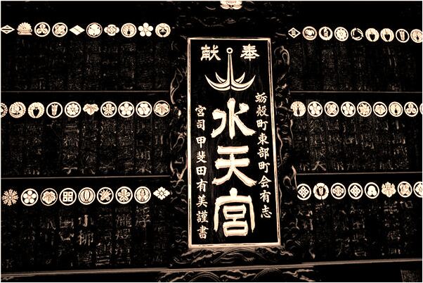 夢到青蛇鑽耳朵被拽出是好是壞_周公解夢官網