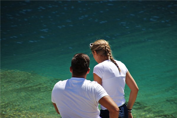 夢見男朋友跟別的女人是什麼意思_周公解夢