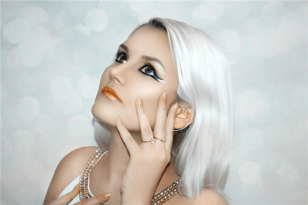 夢見畫眉毛是什麼意思_周公解夢