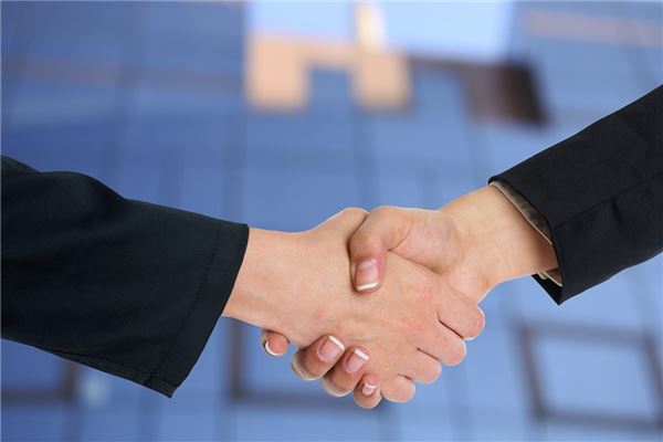 夢見和死去的人握手是什麼預兆？_周公解夢