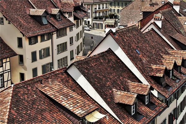 夢到房屋破洞是啥預兆_周公解夢