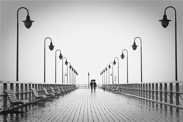 夢到下雨走路有什麼意思嗎_周公解夢