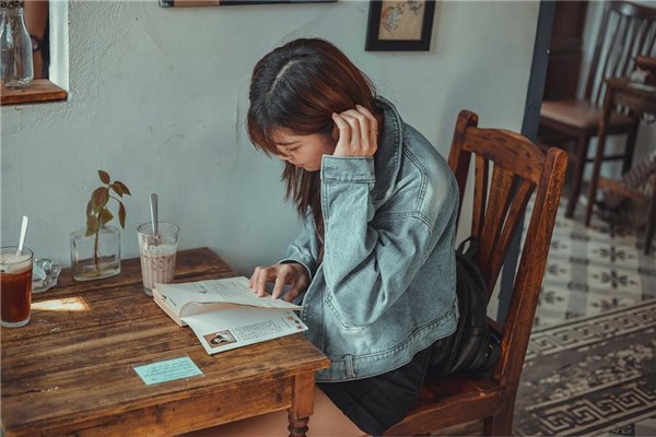 夢到一本書是什麼預兆_周公解夢
