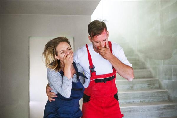 夢見爸爸氫氣中毒_周公解夢