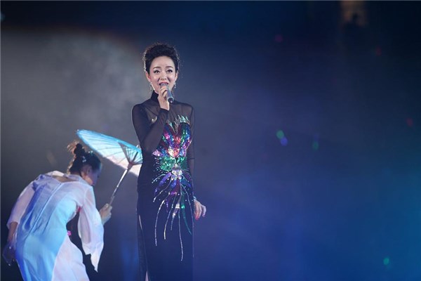 夢見女歌星的預兆_周公解夢