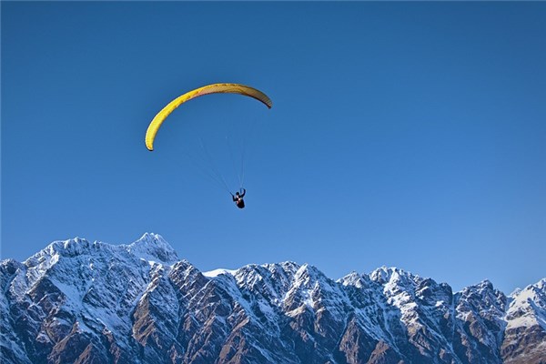 夢到空降是什麼意思_周公解夢