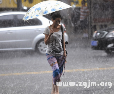 夢見狂風爆雨