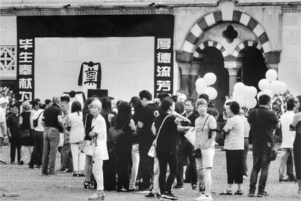 夢見出殯的場面_周公解夢
