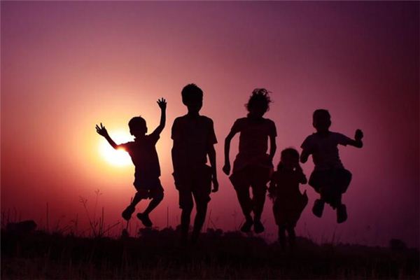 夢見一堆孩子_周公解夢