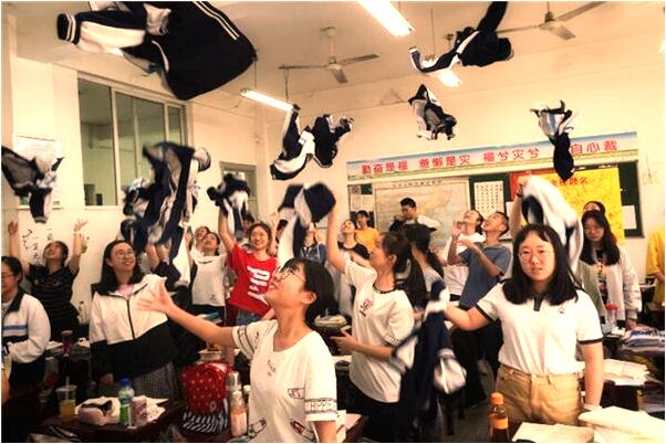 夢到裸體在床是什麼徵兆_周公解夢官網