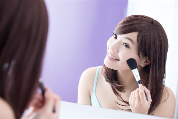 夢見自己化妝_周公解夢