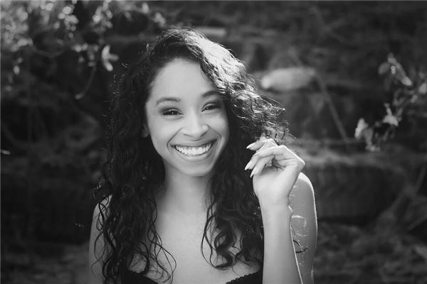 夢見自己大牙掉了_周公解夢