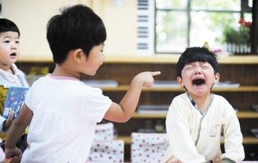 夢見跟同學吵架