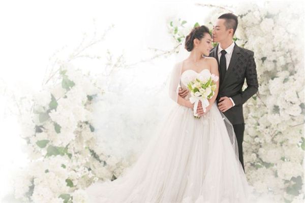 夢見結婚禮服_周公解夢夢到結婚禮服是什麼意思_做夢夢見結婚禮服好不好_周公解夢官網