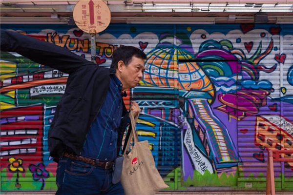 夢見穿衣服很費勁_周公解夢