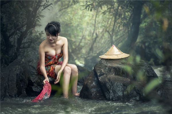 夢見自己衣衫不整有什麼徵兆_周公解夢