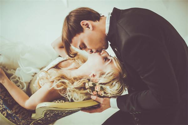 1990男馬最佳婚配_十二生肖