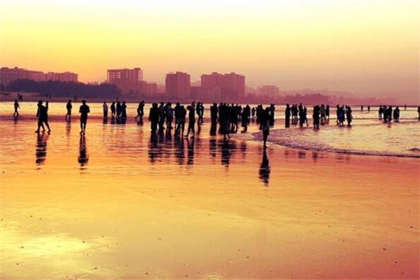 夢見人山人海很熱鬧_周公解夢