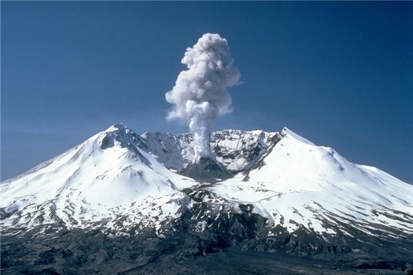 夢到火山爆發我在逃命_周公解夢