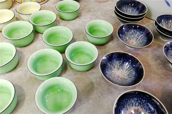 女人夢見很多空碗_周公解夢