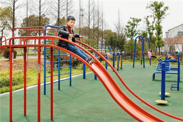 夢見從高處往下滑_周公解夢