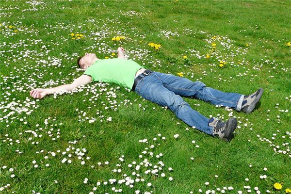 夢見床下藏有死屍_周公解夢