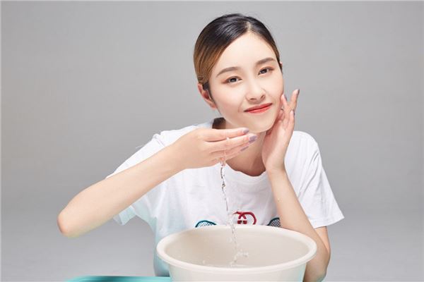 夢見洗臉周公解夢_周公解夢